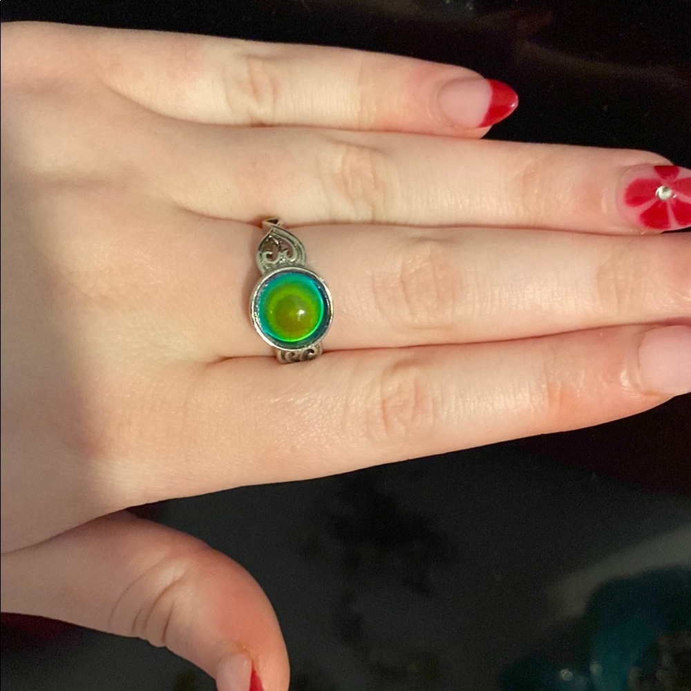 Elegant Green Mood Ring